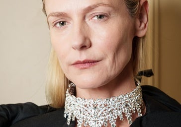 Por qué necesitas un sérum para el cuello: un tratamiento especializado en reducir las ojeras de Venus